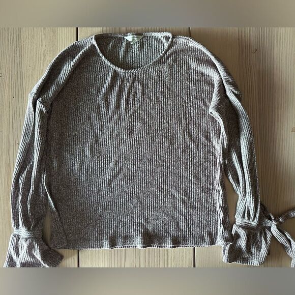 Lucky Brand Long Bell Sleeve Knit sweater in Pink - Size M - Picture 1 of 5